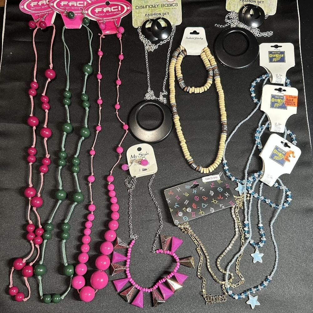J470 Bulk Bundle of 11 NWT Necklace Sets